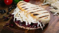 Pack de Productos para cocinar "Arepa con puré de fríjoles y salsa de ají con tomate (4 porciones)" - Imagen 2